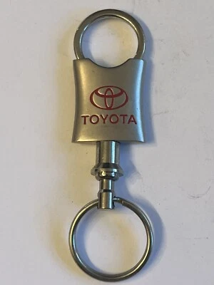 VINTAGE 🇺🇸”HANLEES” TOYOTA DEALERSHIP KEYCHAIN/KEYRING/KEYFOB/ 👀LQQK👀 - Image 1 of 4