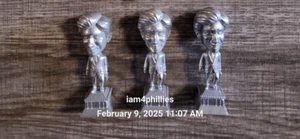 🔥 Lot Of 3-NBC The Office Mini Figures World's Best Boss SILVER DUNDIE AWARD 🔥 - Picture 1 of 1