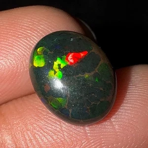 Black Opal Cabochon 2.50 Cts , Stunning Play of Color! Perfect for Jewelry - Picture 1 of 8