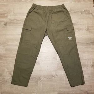 ADIDAS Originals Herren Enjoy Summer Cargo Jogginghose Olivgrün Größe XL - Bild 1 von 4