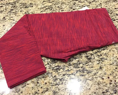 全新带标签 Lululemon Wunder Under Crop II 钻石提花太空染料大黄蜂浆果 2 — 第 1/4 张图片