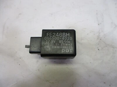02 HONDA VFR800 VFR 800 INTERCEPTOR ELECTRICAL RELAY TURN SIGNAL SWITCH SENSOR Foto 1 de 4