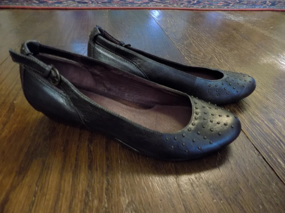 Mocassim INDIGO BY CLARKS couro estanho escuro Lea Bishop cravejado 1" cunha tamanho 6 em excelente estado usado - Imagem 1 de 4