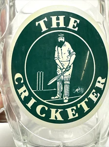 RARO bicchiere birra vintage The Cricketer 1 pinta, alto 5" di England stampa fossetta pollice - Foto 1 di 17