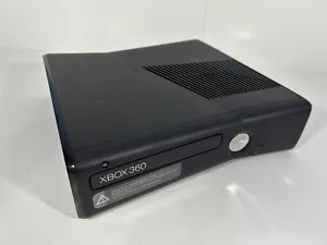 MICROSOFT XBOX 360 S SLIM CONSOLE 1439 | BLACK PARTS OR REPAIR; SYSTEM ERROR E82 - Picture 1 of 10