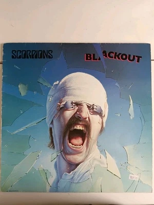 LP vinyle 33t / Scorpions – Blackout (1982) - Photo 1/4