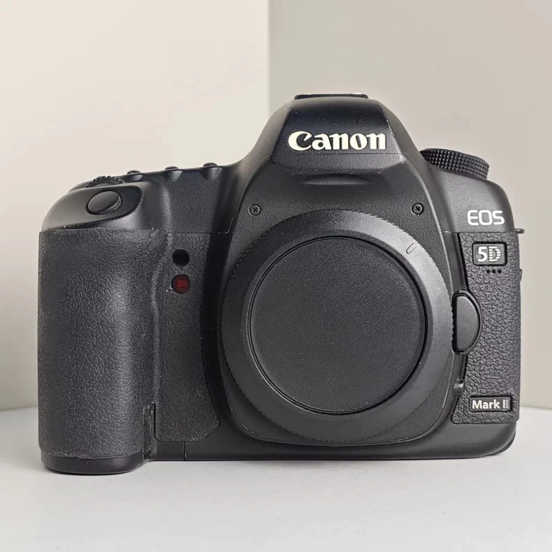 Cuerpo de cámara digital Canon EOS 5D Mark II 21,1 MP SLR con accesorios inglés Foto 1 de 4