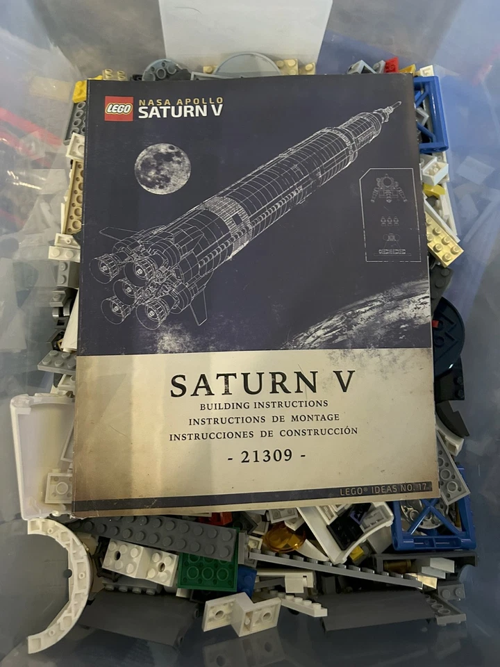Lego 21309 NASA Apollo Saturn V Ideas 1969 pcs Outer Space Model Rocket 100% - Image 1 of 1