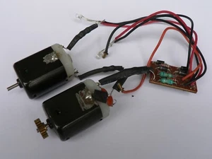 2 Motores Cartronic para Vehículos 1:24 Piñón y Luz - Imagen 1 de 1