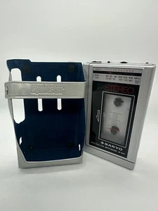 Sanyo M-G41 Walkman AM/FM Radio / Cassette Player - For Parts / Repair - Picture 1 of 9