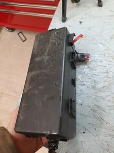 2005-2010 Chrysler 300 Fuse Box Junction OEM P04607330AC Module 555-6A1  - Picture 1 of 3