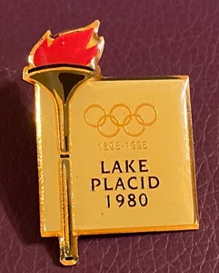 LAKE PLACID 1980 - SPILLA TORCIA OLIMPICA - Foto 1 di 1