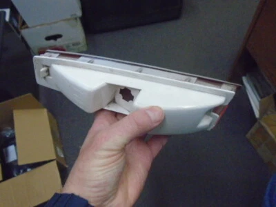  Luz trasera Buick Century 1977 pieza OEM GM # 5967520 Foto 1 de 4