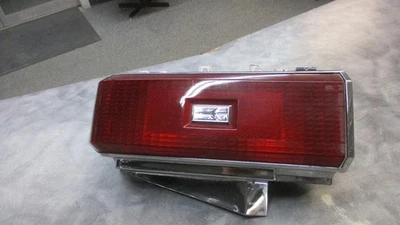 Oldsmobile Cutlass Supreme 1984-1988 luz trasera lado derecho Foto 1 de 4