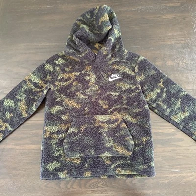 Nike NSW Sherpa Pullover Hoodie Camo Olive Green Large 6-7 Years Boys - Image 1 of 4