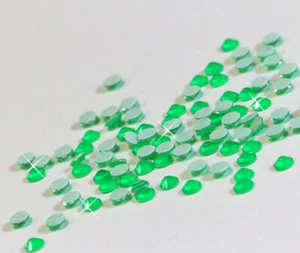 Hotfix DMC Basic NEON GRÜN SS16 Stück wählbar zum aufbügeln Glitzer Strass - Picture 1 of 18