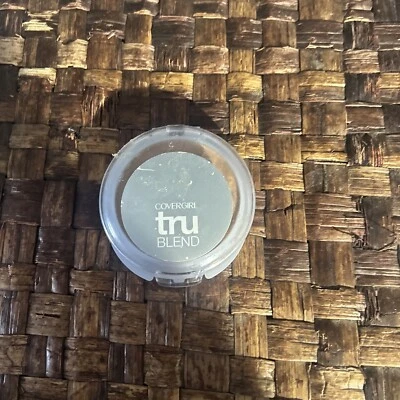 CoverGirl Tru Blend Mineral Pressed Powder Compact, 5 Translucent Tawny No Puf - Image 1 of 3