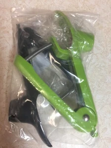 Menge 2 Neu in Verpackung Kirsch Pitter Werkzeuge Edelstahl & Lebensmittelqualität Silikon mit Sicherheitslo - Bild 1 von 2