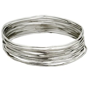 Braccialetti Skinny Tono Argento Set di 12 Bracciali Tinta Unita Lucido Martellato Look Battuto - Foto 1 di 1