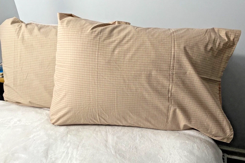 THE KHAKI COLLECTION TWO KING PILLOWCASES CHECK PERCALE 100% COTTON BEIGE RED - Image 1 of 4