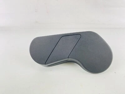 05-11 Audi A6 Quattro C6 Sedán Asiento de pasajero delantero derecho Cubierta inferior Bisel Foto 1 de 4