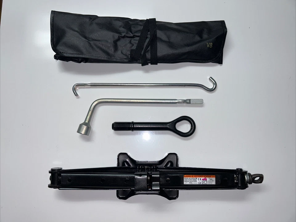 2013 2017 TOYOTA RAV4 JACK AND SPARE WHEEL TOOLS - Image 1 of 1
