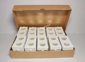 UNA SCATOLA CON 1.000 OBLO CORNICI CARTONCINI DA PINZARE PER MONETE FINO 32.5 MM - Foto 1 di 1
