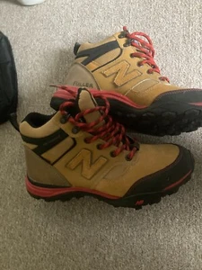 New Balance Brown Hiking Boots, size 6.5, GOR-Tex - Picture 1 of 5