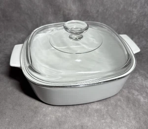 Vintage Corning Ware A-2-B 2 Qt All White Casserole w/ Pyrex A-9-C Lid - Picture 1 of 11