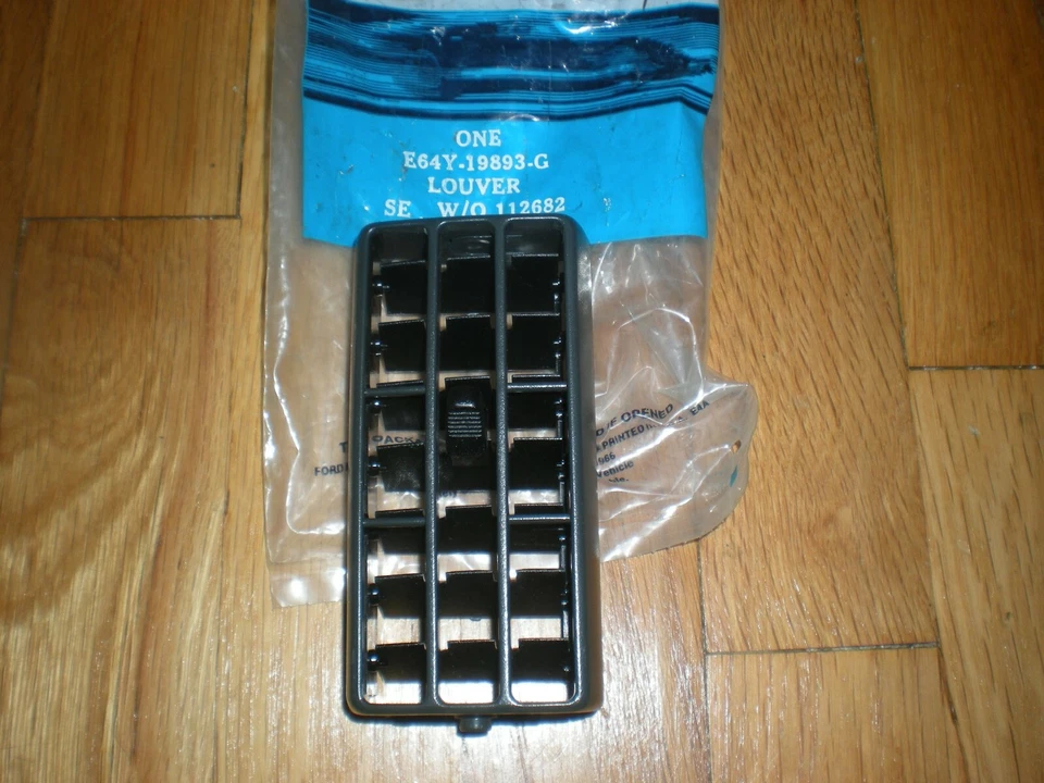 NOS 1986-1991 Mercury Sable Central Aire Acondicionado Salpicadero Ventilación E64Y-19893-C Foto 1 de 1