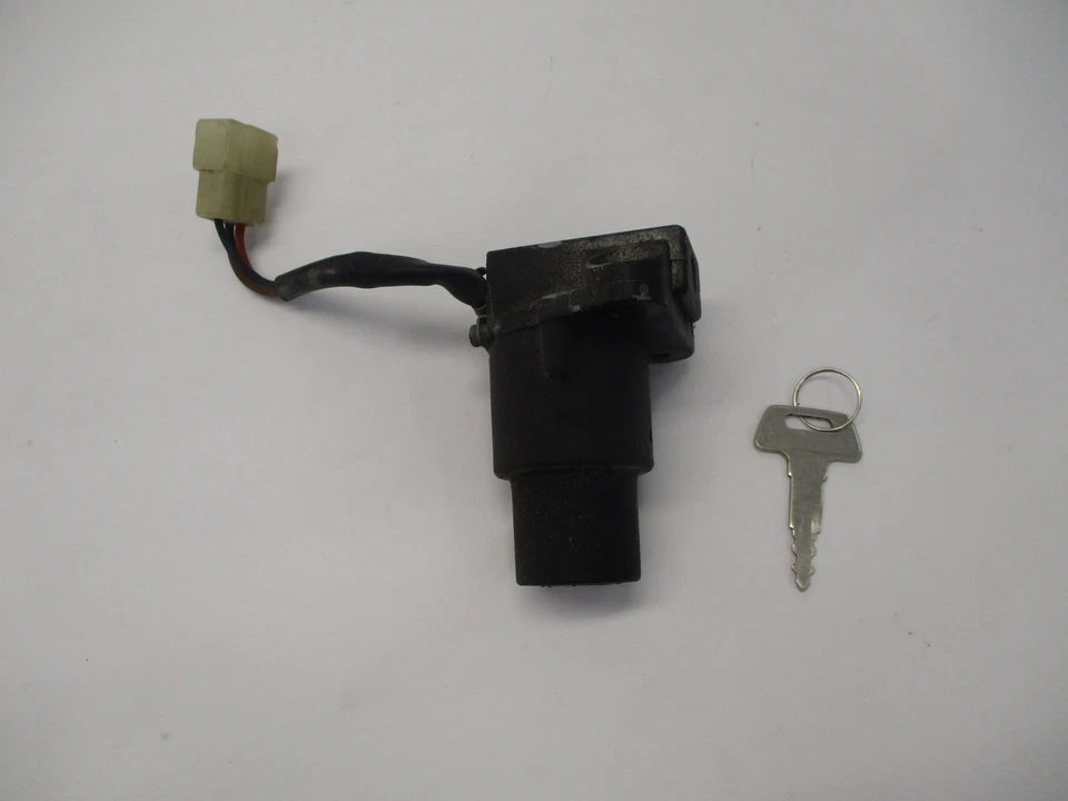 79 INTERRUPTOR DE BLOQUEO DE DIRECCIÓN ENCENDIDO PRINCIPAL YAMAHA XS400 2F Foto 1 de 4