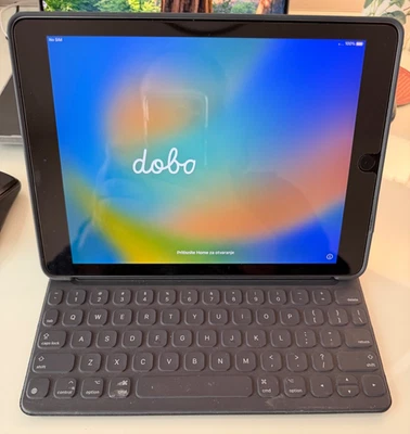 Apple iPad Pro (9.7-inch) A1674 128 GB, Wi-Fi + 4G, 9.7 in - Silver - Image 1 of 4