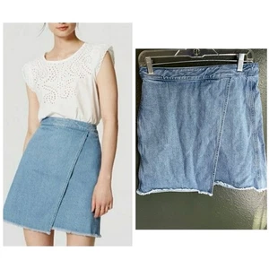 LOFT Wmn 26/2 Boho lässig helle Waschung Denim ausgefranster Saum Faux Wickel Mini Jeansrock - Bild 1 von 12