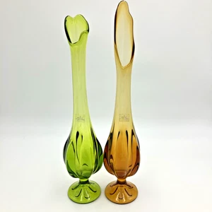 "Par de jarrones oscilantes de vidrio vikingo de 6 pétalos de 15"" verde aguacate y 16" ámbar con etiquetas" - Imagen 1 de 17
