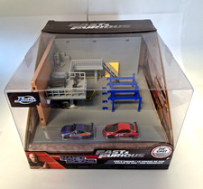 JADA TOYS 1/87 - MITSUBISHI HAN'S GARAGE NANO SCENE FF WITH 2 CARS 36403