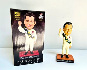 Mario Andretti Firmado 50 Aniversario 1969 Indy 500 Win 6" Bobblehead - Imagen 1 de 4
