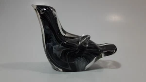 Statuina uccellino in vetro artistico fermacarte nero bianco vortice 3,25 x 4,25 non firmata - Foto 1 di 7