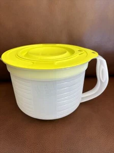 NEW TUPPERWARE MIX-N-STOR SPLATTER GUARD CENTER SEAL W/ ANTI SKID RING 2 QT / 2L - Picture 1 of 12