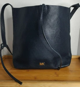 Michael Kors Junie Large Pebbled Leather Messenger - Picture 1 of 8