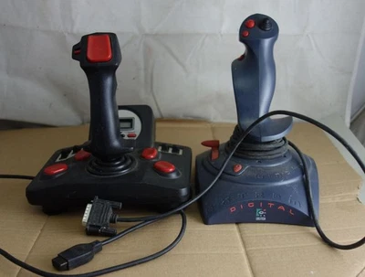 2 X Joystick Quickjoy V und Logitech Wingman Extreme Digital - Bild 1 von 4