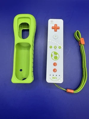 Nintendo Wii  Motion Plus Remote Controller Yoshi Edition With Case Genuine OEM - Image 1 of 4