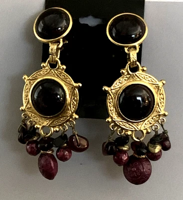 Brincos com clipe pendurado roxo ousado em tom dourado joia declaração EXPRESSA assinada - Imagem 1 de 4