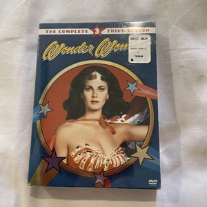 Wonder Woman: The Complete Third Season DVDs New Sealed - Foto 1 di 6