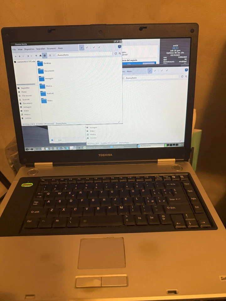 NOTEBOOK Toshiba Satellite Pro CELERON M - RAM 2 Gb - HDD 40 Gb - LINUX ANTIX - Immagine 1 di 1