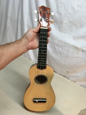 Eddy Finn Ukulele Minnow  Spruce Top Mahogany Back + Sides EF-MN - Image 1 of 4