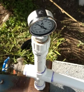 Brunnenpumpe flüssigkeitsgefüllte Seite untere Halterung Manometer 0 bis 100 PSI 1/4" - Bild 1 von 6