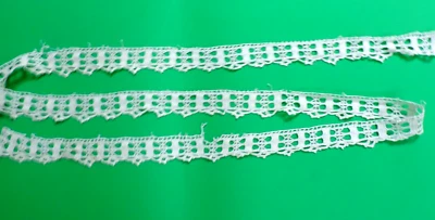 1930s Art Neuveux Scroll Hand Crochet Trim/Lace in Ecru/Ivory 2" x 84" - Image 1 of 4