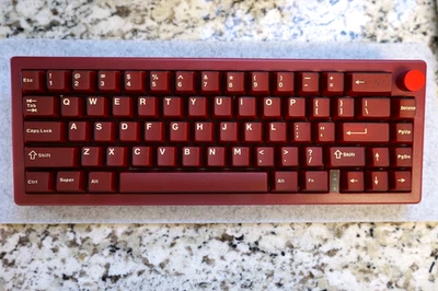 Custom Red Thocky | Hotswap Mechanical Keyboard 65% | Akko Creamy Blue V3 - Image 1 of 4