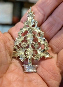 Capri Crystal silver Christmas tree brooch - Picture 1 of 3