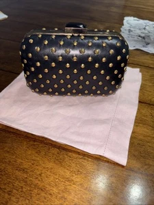 Rara pochette Jimmy Choo nera con borchie oro grande Milla LEGGI - Foto 1 di 8